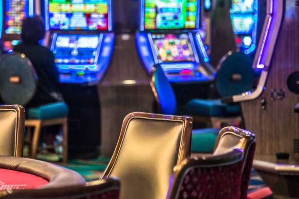 Live dealer video stream during Texas Hold'em Bonus